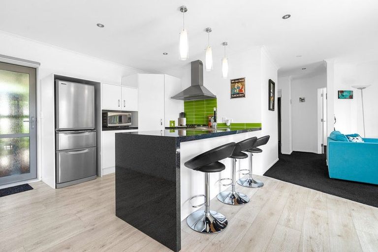 Photo of property in 1 Maple Lane, Martinborough, 5711