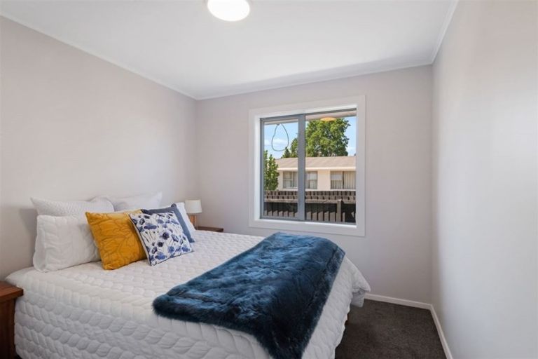 Photo of property in 1/55 Mcfaddens Road, St Albans, Christchurch, 8052