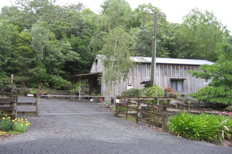 Photo of property in 36 Harry Dreadon Road, Opaheke, Papakura, 2584