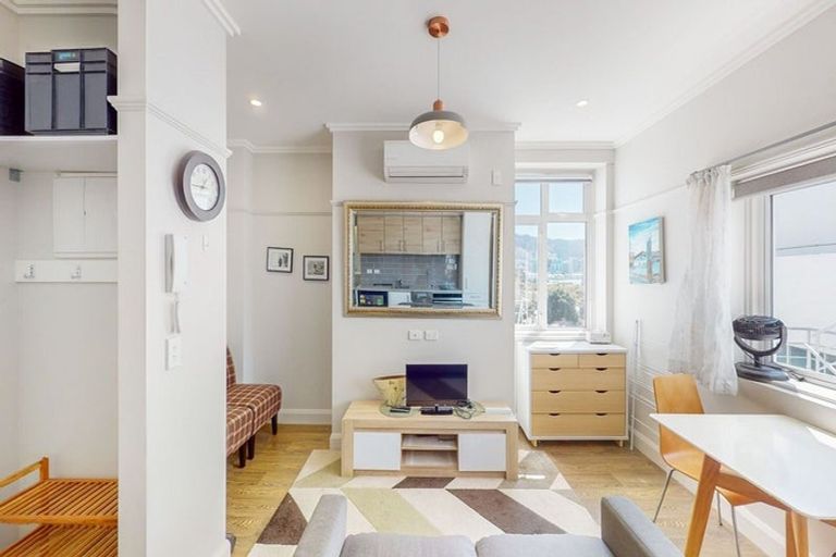 Photo of property in Fountain Court, 2/48 Oriental Parade, Oriental Bay, Wellington, 6011