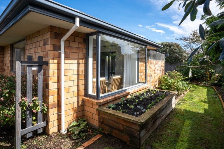 Photo of property in 18 Mollymawk Place, Woolston, Christchurch, 8023
