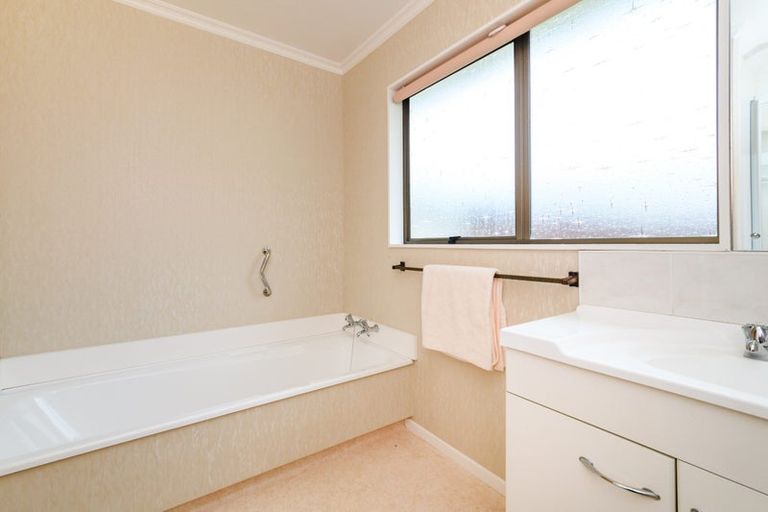 Photo of property in 41 Kentucky Way, Awapuni, Palmerston North, 4412