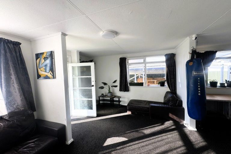 Photo of property in 16 Forth Street, Levin, 5510