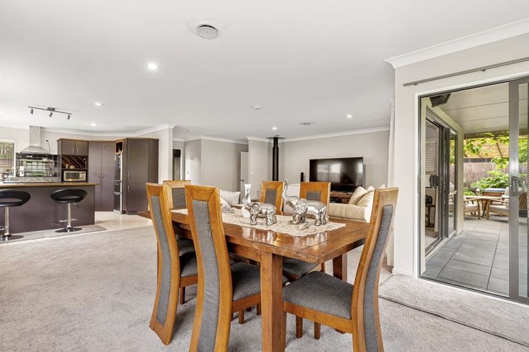 Photo of property in 23 Heaphy Place, Pukehangi, Rotorua, 3015