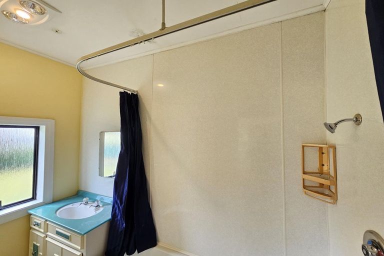 Photo of property in 15 Main Road, Whataroa, 7886