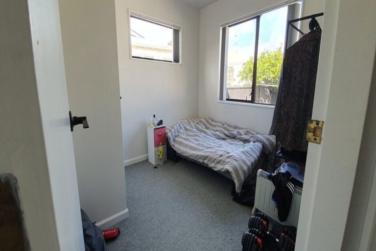 Photo of property in 14a Mason Street, Moera, Lower Hutt, 5010