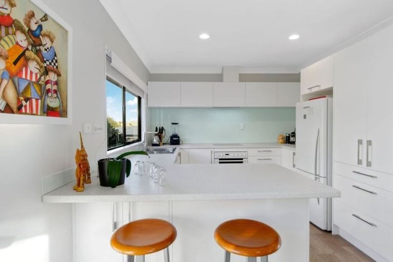 Photo of property in 2/14 Spencer Road, Pinehill, Auckland, 0632