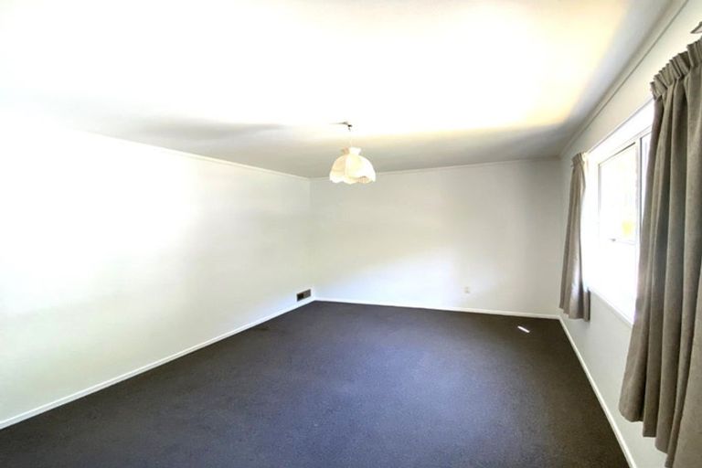 Photo of property in 15 Fyvie Avenue, Tawa, Wellington, 5028