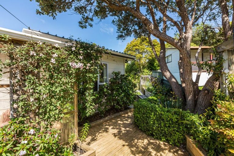 Photo of property in 1/71 Larsen Crescent, Tawa, Wellington, 5028