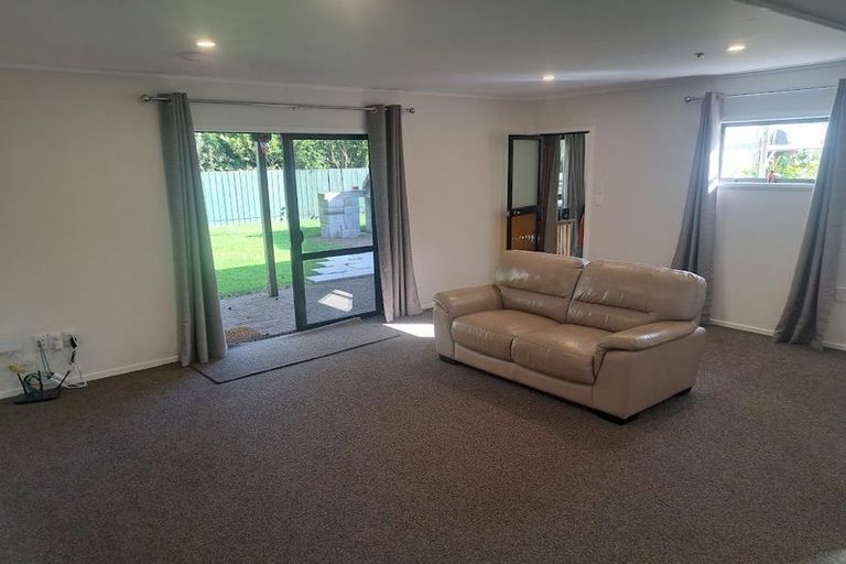 Photo of property in 26 Oakmont Place, Wattle Downs, Auckland, 2103