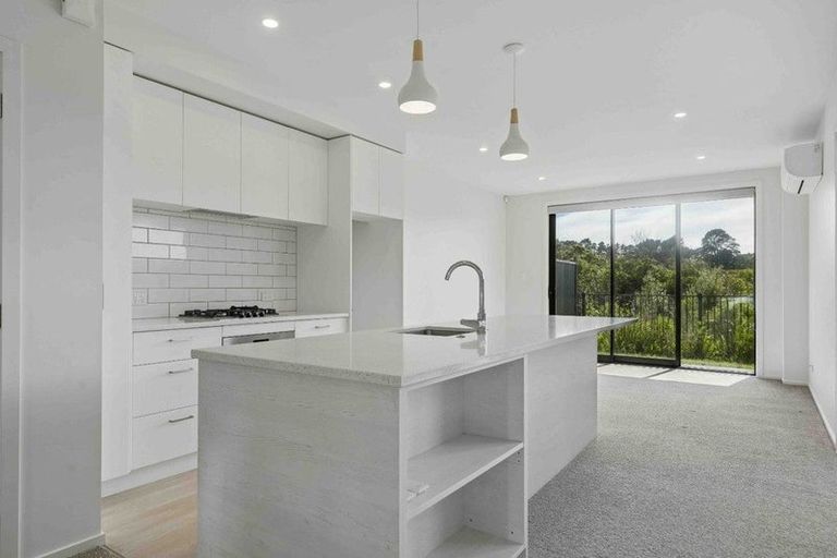Photo of property in 44 Koreke Close, Kenepuru, Porirua, 5022