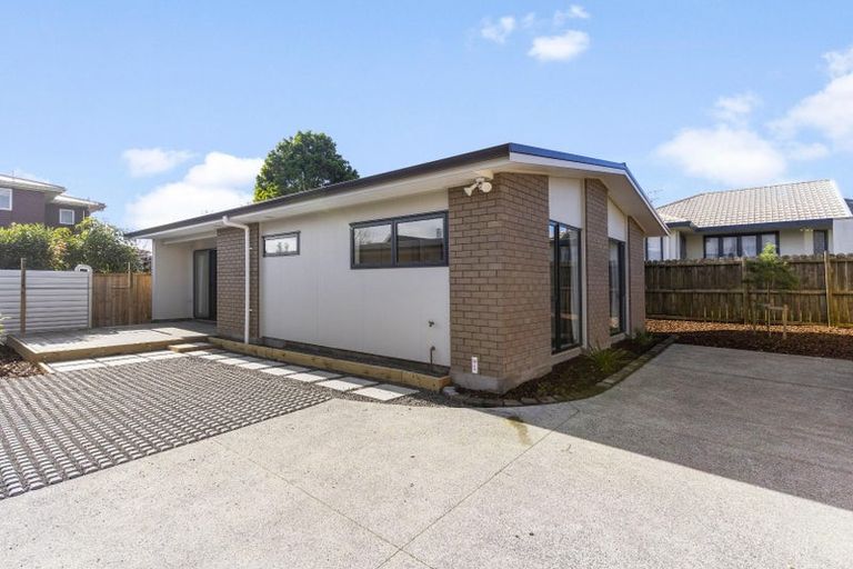 Photo of property in 41 Kingdale Road, Henderson, Auckland, 0610