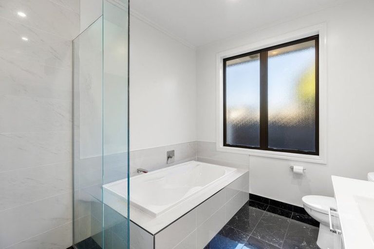 Photo of property in 7 Shillingford Boulevard, Rolleston, 7615