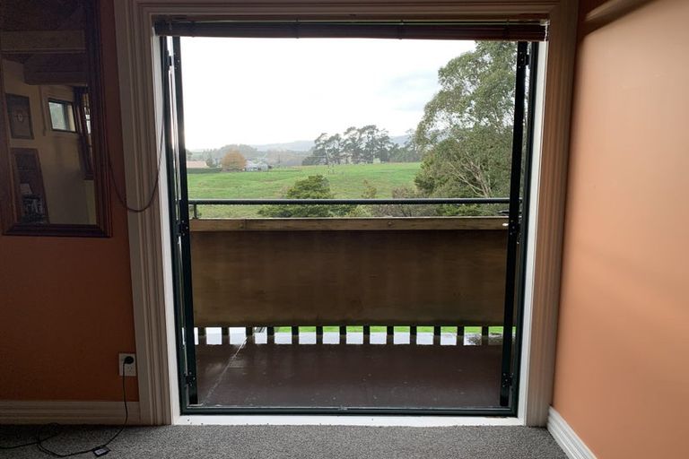 Photo of property in 275 Polson Hill Drive, Aokautere, Palmerston North, 4471