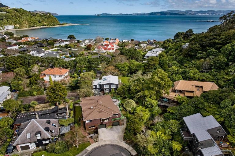 Photo of property in 2 Lady Bell Grove, Lowry Bay, Lower Hutt, 5013