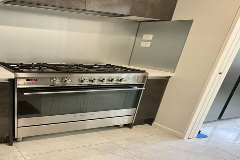 Photo of property in 21a Fairmount Road, Titirangi, Auckland, 0604