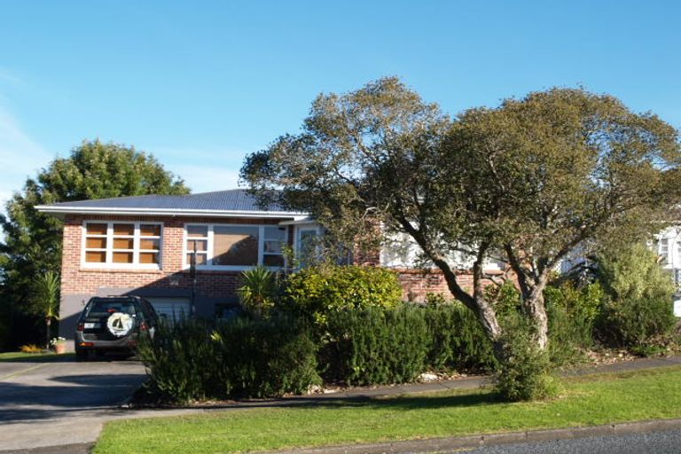 Photo of property in 5 Paparoa Road, Cockle Bay, Auckland, 2014