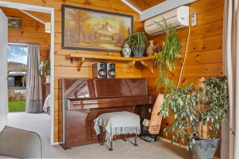 Photo of property in 12 Orient Street, Cromwell, 9310