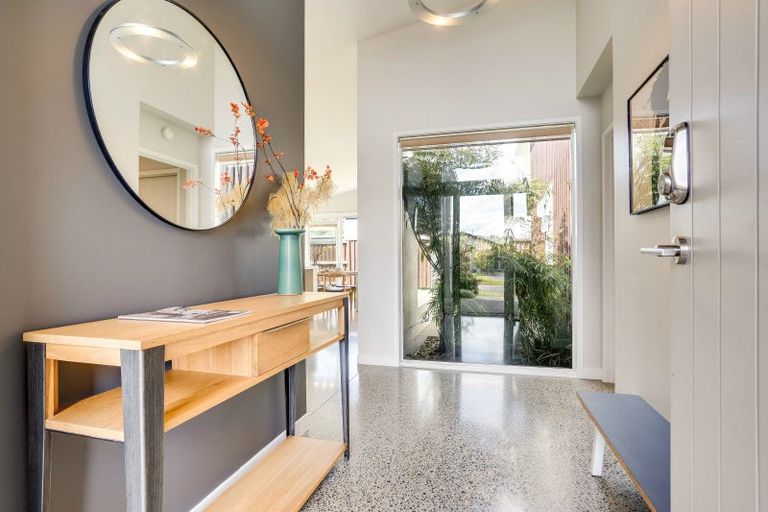 Photo of property in 18 Saint Pauls Drive, Brookfield, Tauranga, 3110