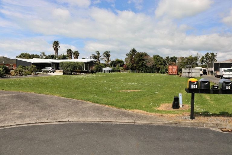 Photo of property in 16 Mylindas Road, Whakatiwai, Miranda, 2473