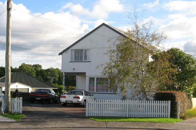 Photo of property in 38 Toru Street, Te Atatu Peninsula, Auckland, 0610