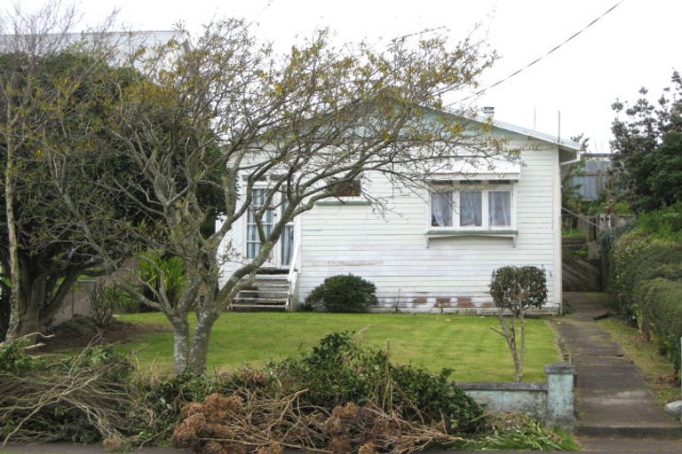 Photo of property in 15 Calvert Road, Moturoa, New Plymouth, 4310