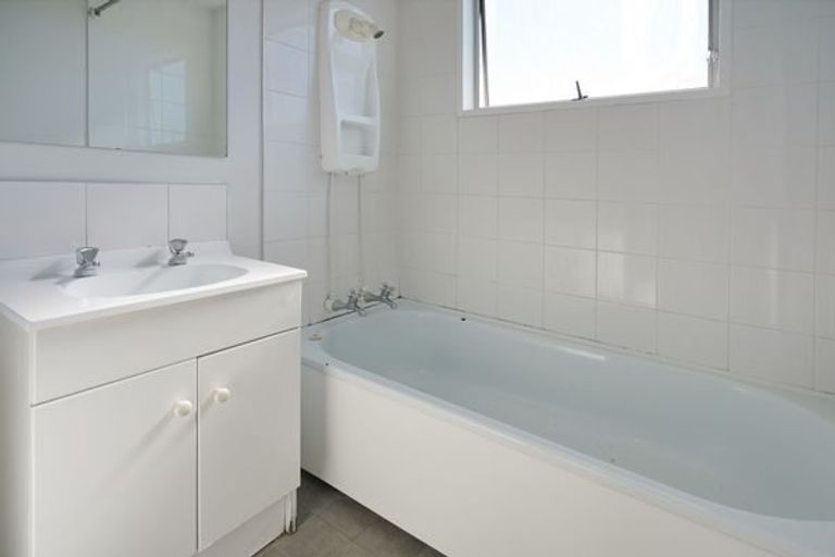 Photo of property in 4/477 Hereford Street, Linwood, Christchurch, 8011