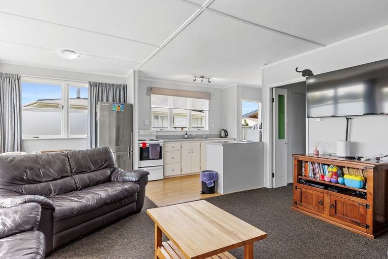 Photo of property in 35 Patikura Place, Turangi, 3334