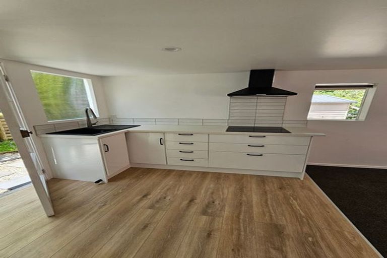 Photo of property in 19 Hutchinsons Road, Bucklands Beach, Auckland, 2014