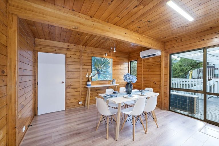 Photo of property in 5 Chardon Place, Henderson, Auckland, 0612