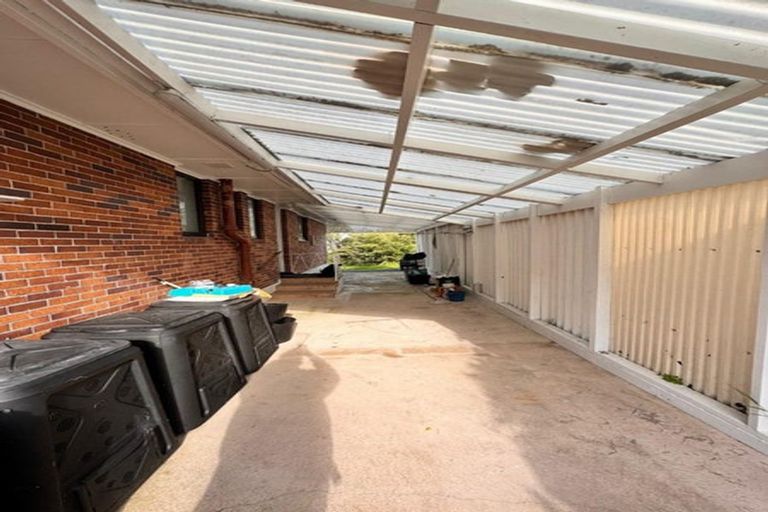 Photo of property in 18 Kelwyn Road, Kelston, Auckland, 0602