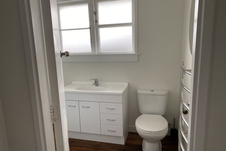 Photo of property in 6 Forth Terrace, Roslyn, Palmerston North, 4414