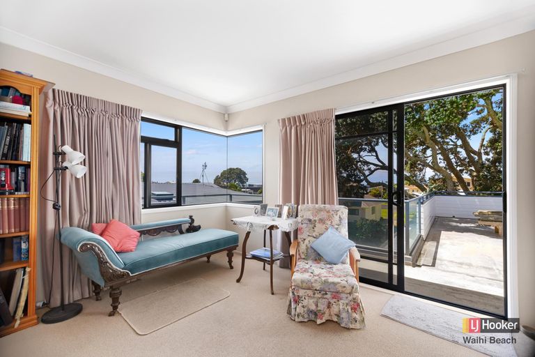 Photo of property in 10 Marine Avenue, Waihi Beach, 3611