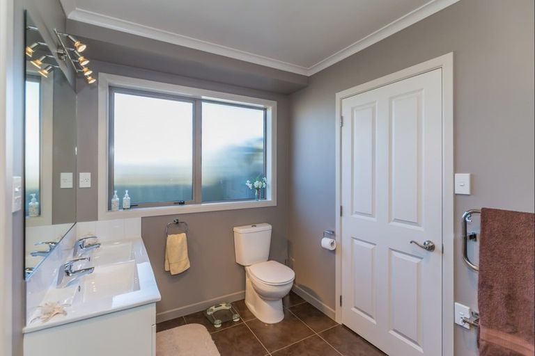 Photo of property in 29 Barry Curtis Place, Levin, 5510