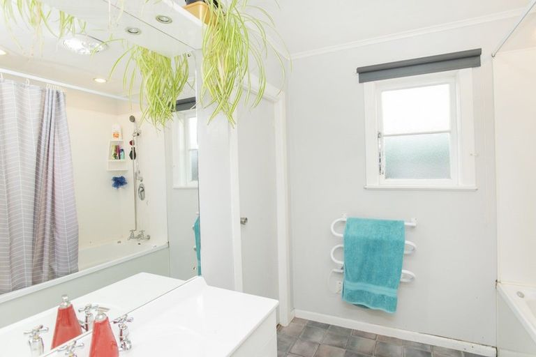 Photo of property in 16 Poplar Street, Mangapapa, Gisborne, 4010