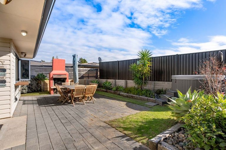Photo of property in 16 Braddock Grove, Pauanui, Hikuai, 3579