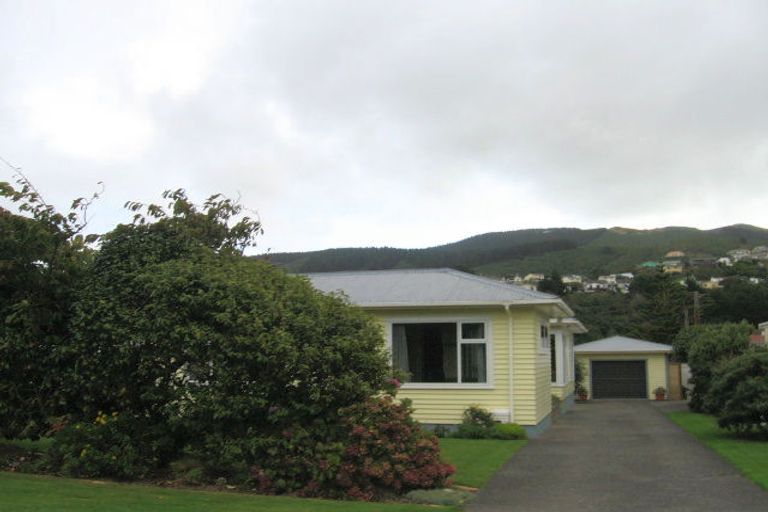 Photo of property in 43 Duncan Street, Tawa, Wellington, 5028