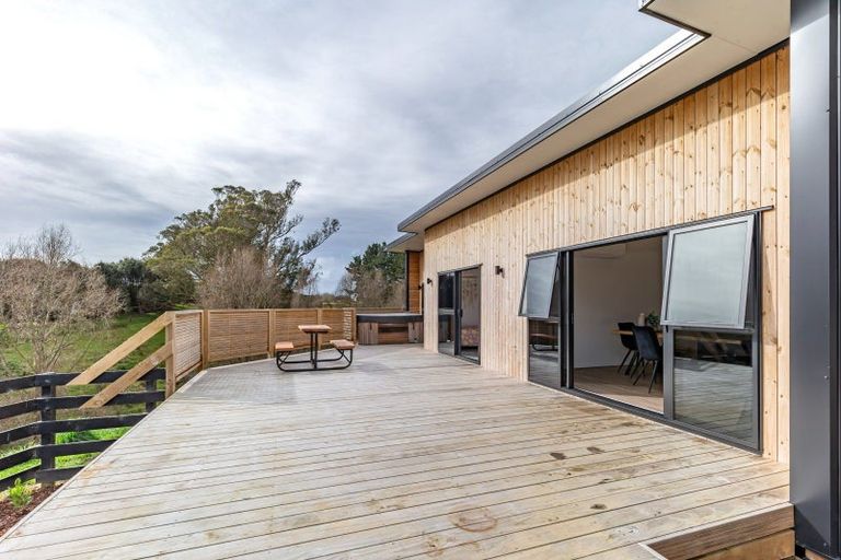 Photo of property in 112a Muhunoa Road West, Ohau, Levin, 5570