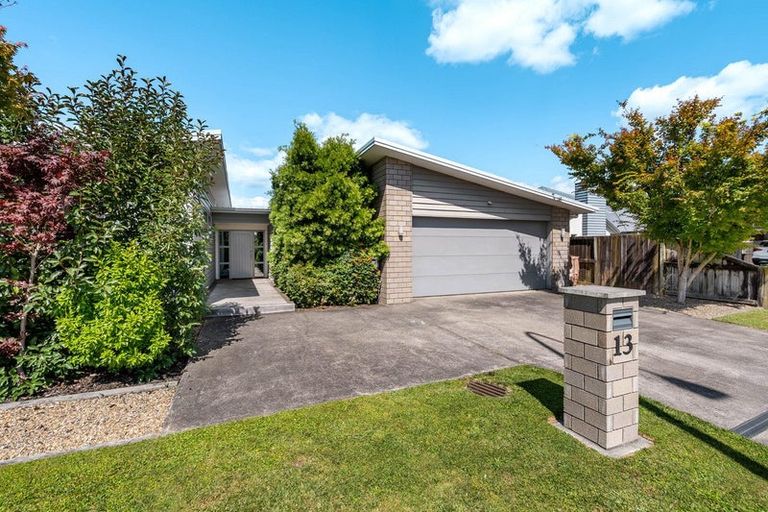 Photo of property in 13 Lilac Close, Cambridge, 3434