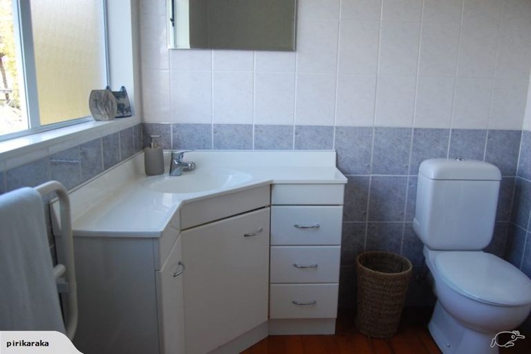 Photo of property in 29 Hebron Road, Waiake, Auckland, 0630