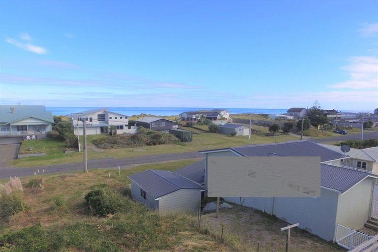 Photo of property in 37 Marine Parade South, Foxton Beach, Foxton, 4815