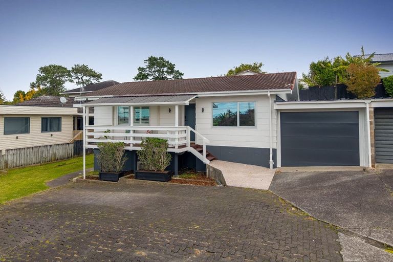 Photo of property in 2/321 Triangle Road, Massey, Auckland, 0614