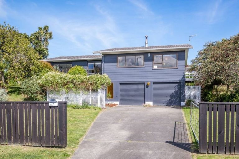 Photo of property in 7 Anaru Street, Raumati Beach, Paraparaumu, 5032