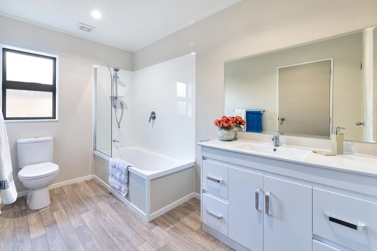 Photo of property in 67a Arimu Road, Papakura, 2110