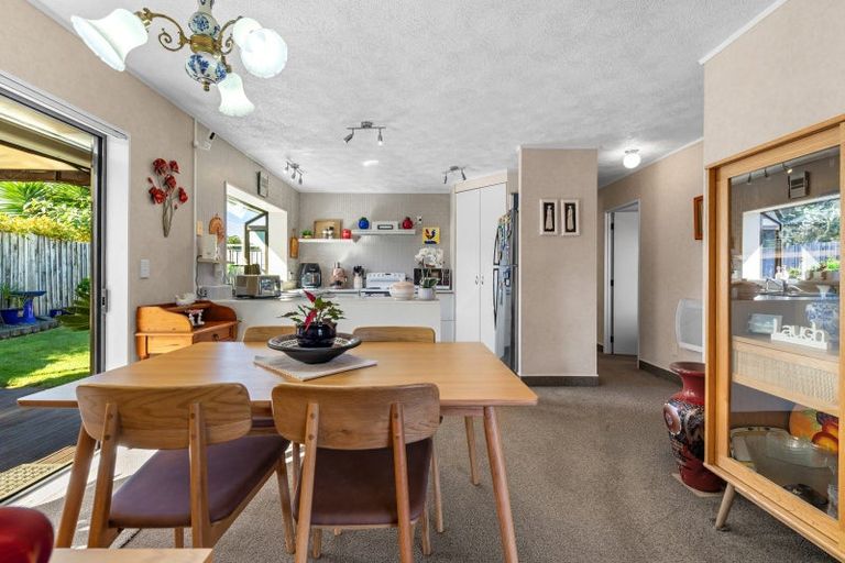 Photo of property in 19a Litchfield Place, Clarks Beach, 2122
