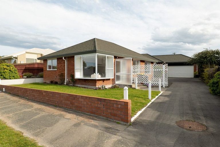 Photo of property in 3 Briarmont Street, Avondale, Christchurch, 8061