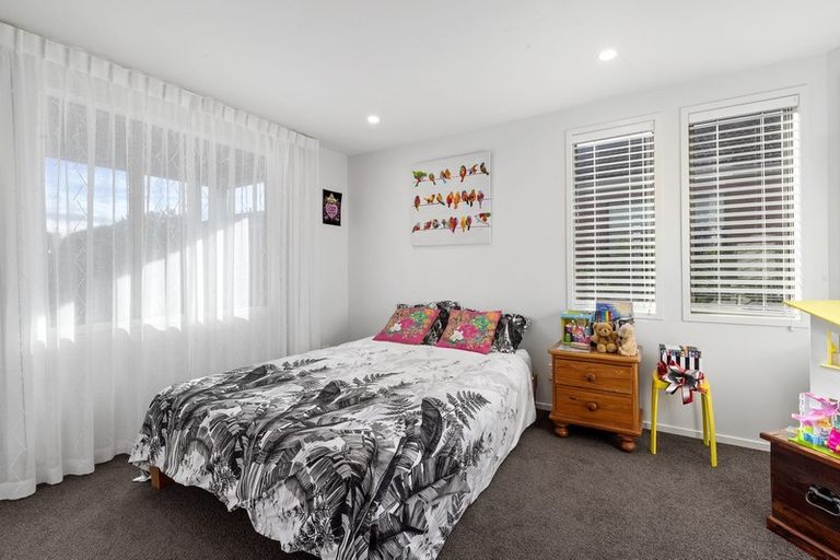 Photo of property in 1/148 Beach Road, Campbells Bay, Auckland, 0630