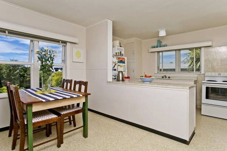 Photo of property in 13 Bruce Road, Glenfield, Auckland, 0629