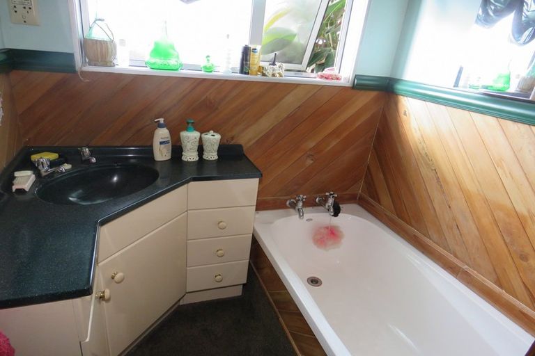 Photo of property in 33 Orowaiti Road, Westport, 7825