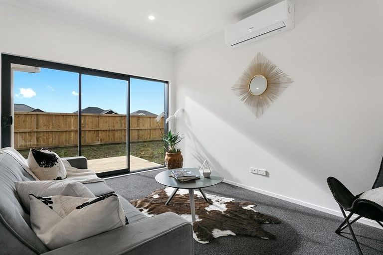 Photo of property in 24 Rose Leigh Drive, Cambridge, 3434